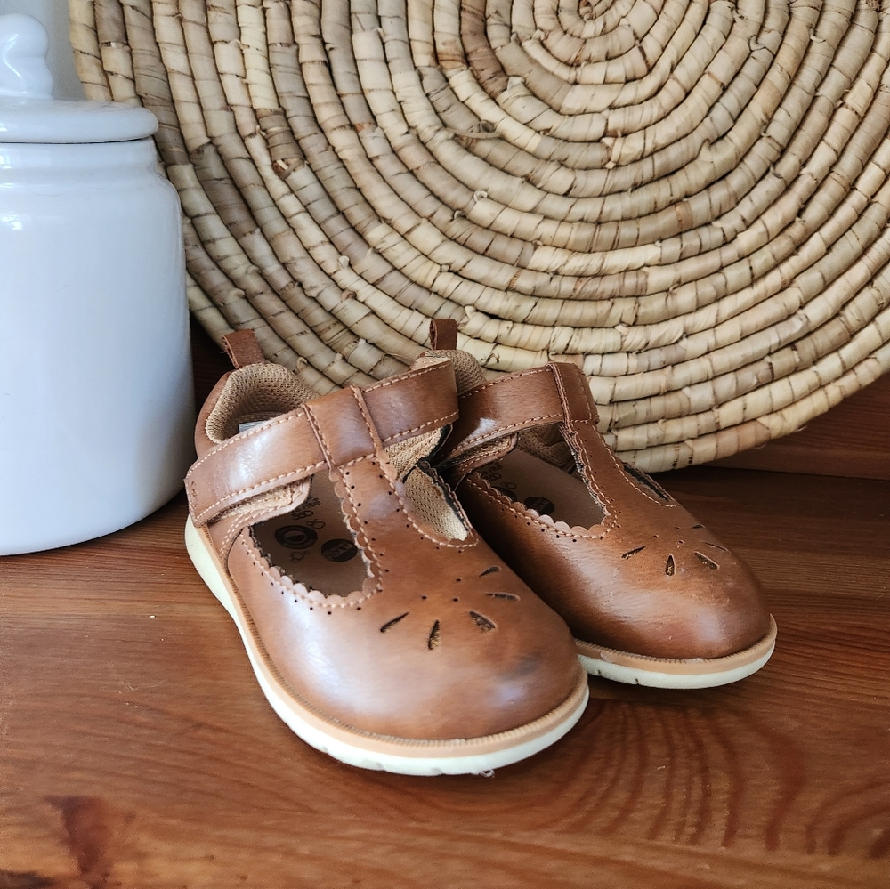 Stride rite toddler strap shoe